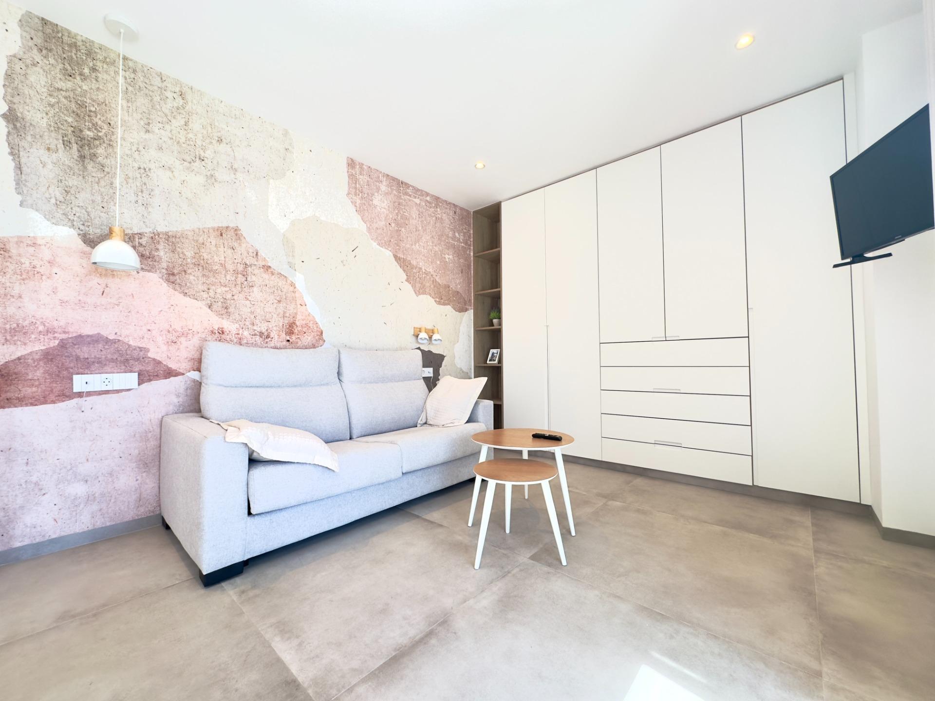 Lujo Costero: Apartamento Nuevo con Gran Terraza en San Pedro, Lujo y confort en San Pedro del Pinatar, Murcia. Apartamento de obra nueva con 3 dorm, 2 baños, terraza de 92m², piscina, gimnasio y garaje. ¡Vive la Costa Cáli