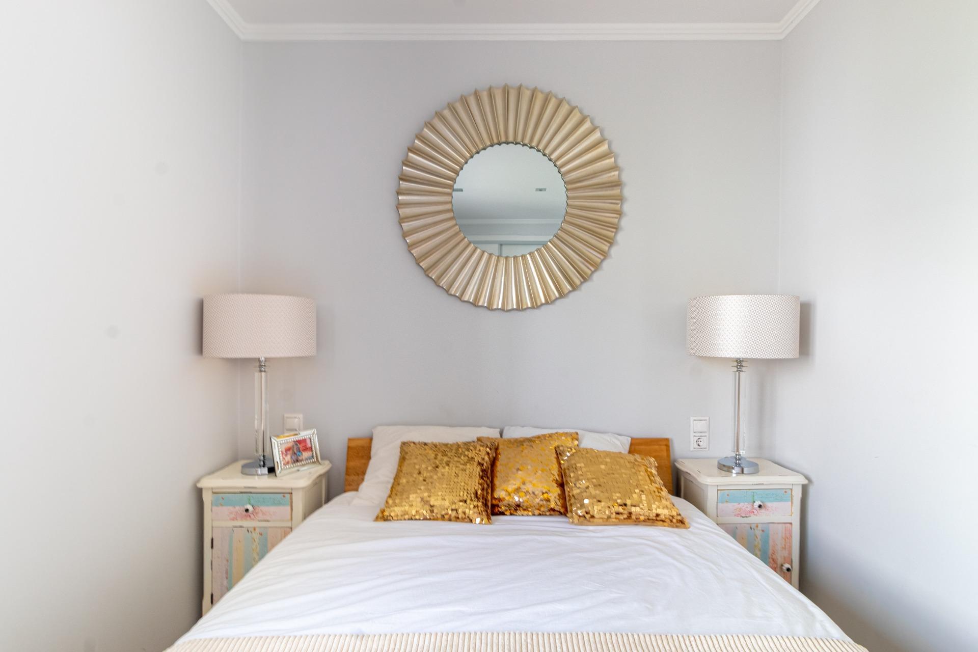 Adosado Moderno en Orihuela Costa: Lujo, Sol y Piscina., Adosado de lujo en Lomas de Cabo Roig, Orihuela Costa. 3 dorm., 2 baños, terraza con vistas al mar, piscina y garaje. Amueblado, placas solares. ¡Vive la Costa