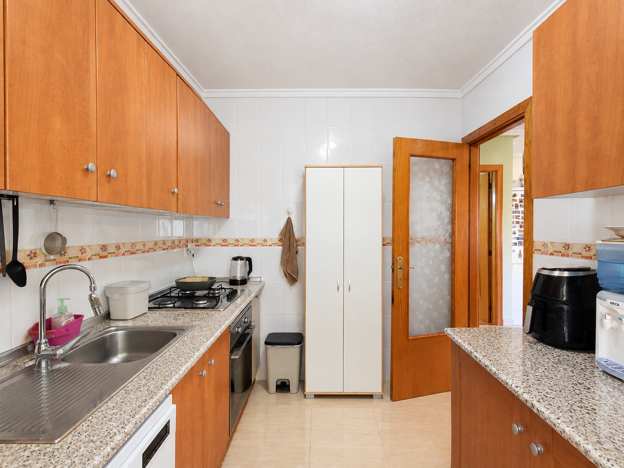 Adosado Espacioso en Ciudad Quesada: Confortable Vida Mediterránea, Descubre este adosado de 4 hab. en Ciudad Quesada, Alicante. Disfruta del estilo de vida mediterráneo en la Costa Blanca. Cerca de golf, playas y servicios. ¡Tu