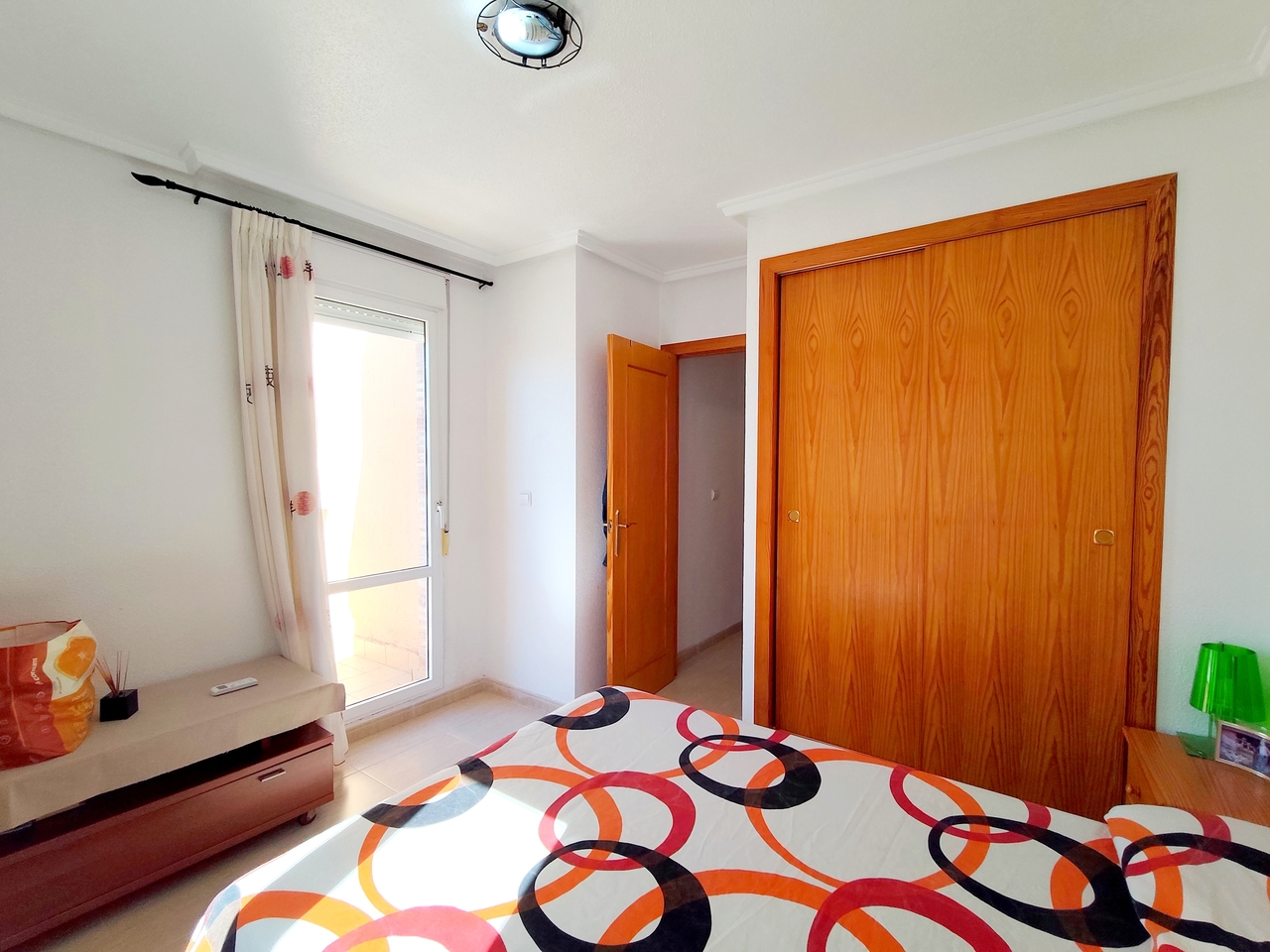 Adosado Espacioso en Ciudad Quesada: Confortable Vida Mediterránea, Descubre este adosado de 4 hab. en Ciudad Quesada, Alicante. Disfruta del estilo de vida mediterráneo en la Costa Blanca. Cerca de golf, playas y servicios. ¡Tu