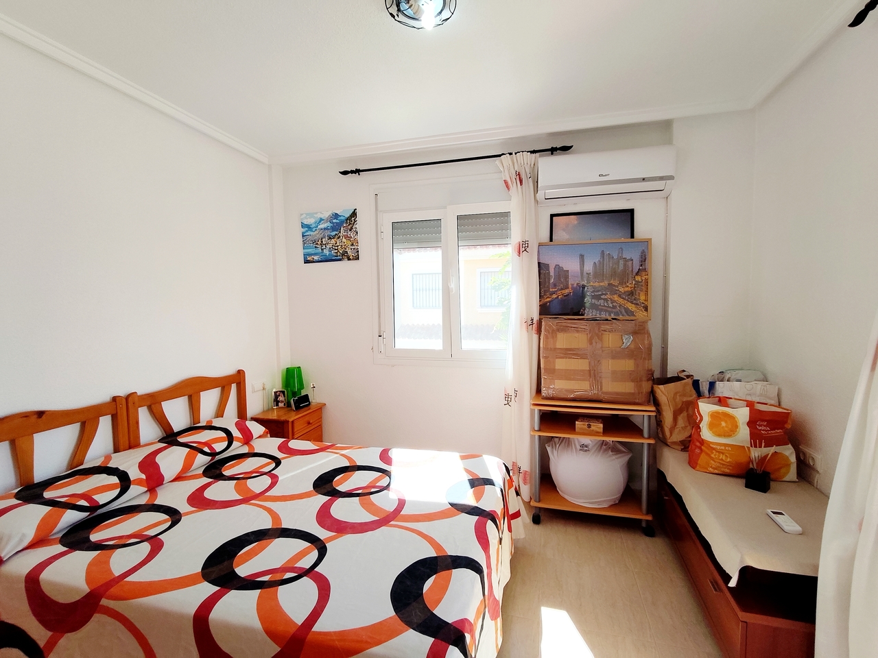 Adosado Espacioso en Ciudad Quesada: Confortable Vida Mediterránea, Descubre este adosado de 4 hab. en Ciudad Quesada, Alicante. Disfruta del estilo de vida mediterráneo en la Costa Blanca. Cerca de golf, playas y servicios. ¡Tu