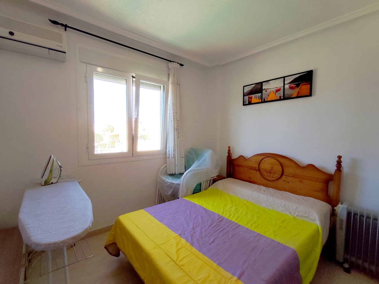 Adosado Espacioso en Ciudad Quesada: Confortable Vida Mediterránea, Descubre este adosado de 4 hab. en Ciudad Quesada, Alicante. Disfruta del estilo de vida mediterráneo en la Costa Blanca. Cerca de golf, playas y servicios. ¡Tu