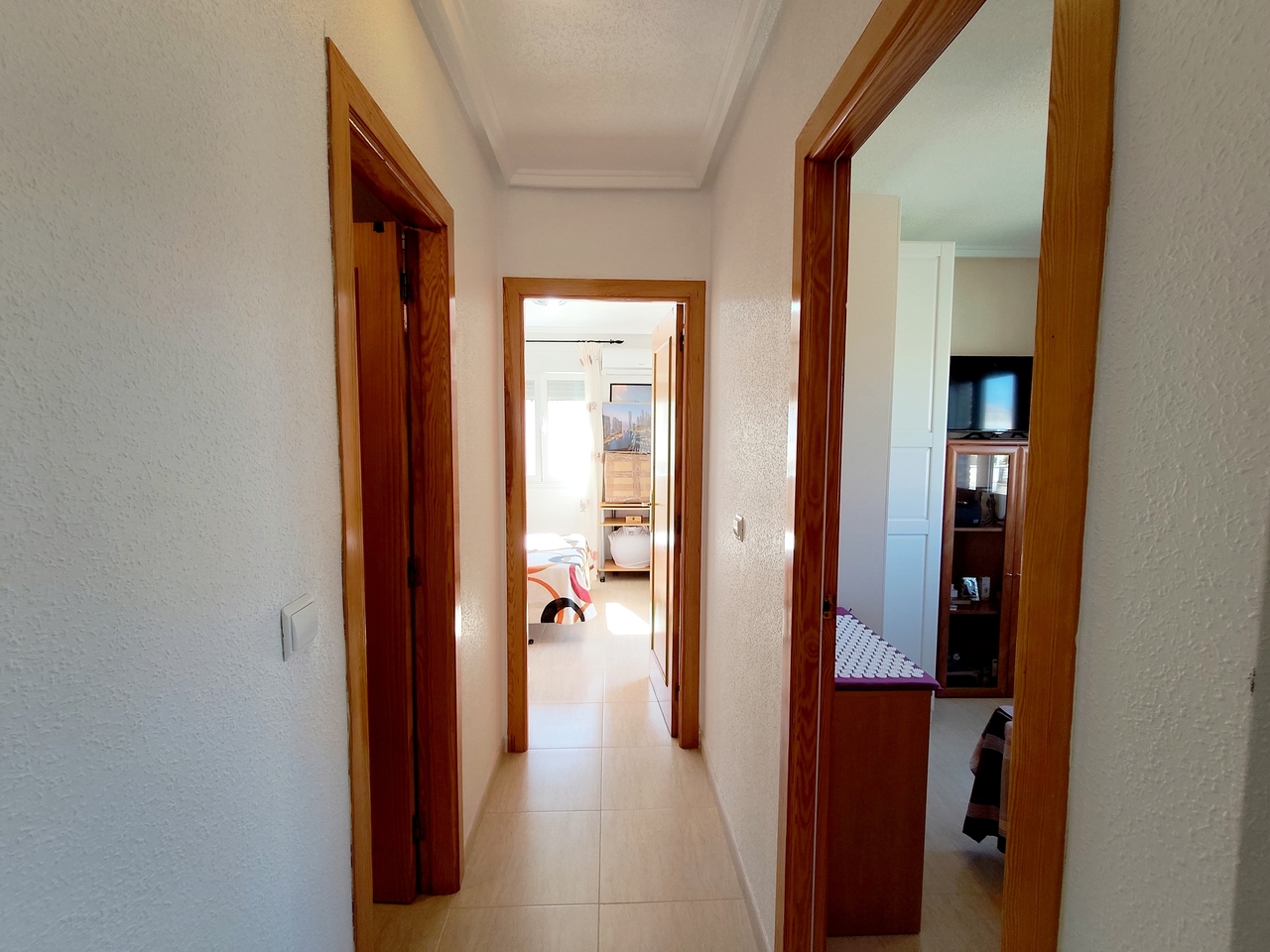 Adosado Espacioso en Ciudad Quesada: Confortable Vida Mediterránea, Descubre este adosado de 4 hab. en Ciudad Quesada, Alicante. Disfruta del estilo de vida mediterráneo en la Costa Blanca. Cerca de golf, playas y servicios. ¡Tu
