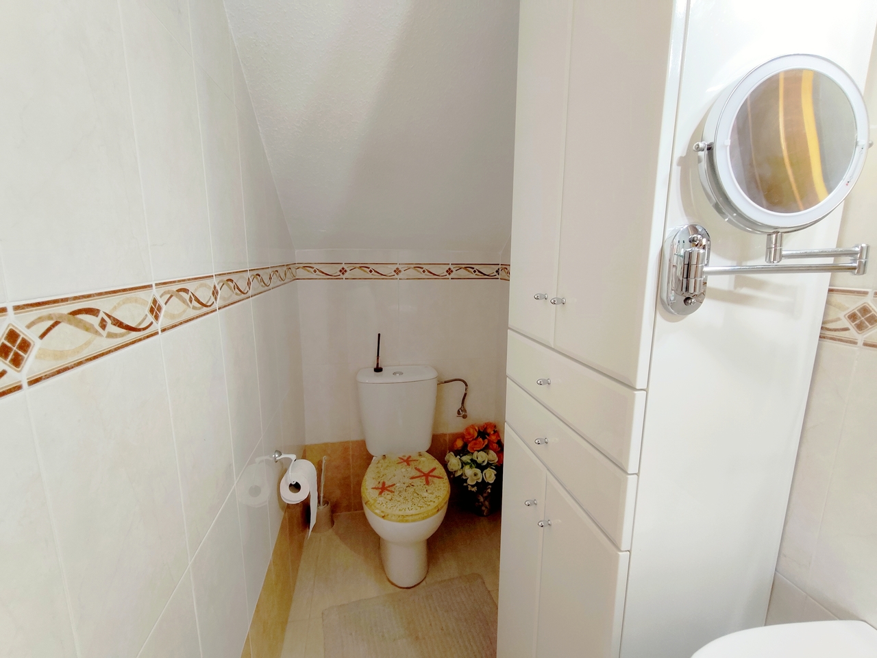 Adosado Espacioso en Ciudad Quesada: Confortable Vida Mediterránea, Descubre este adosado de 4 hab. en Ciudad Quesada, Alicante. Disfruta del estilo de vida mediterráneo en la Costa Blanca. Cerca de golf, playas y servicios. ¡Tu
