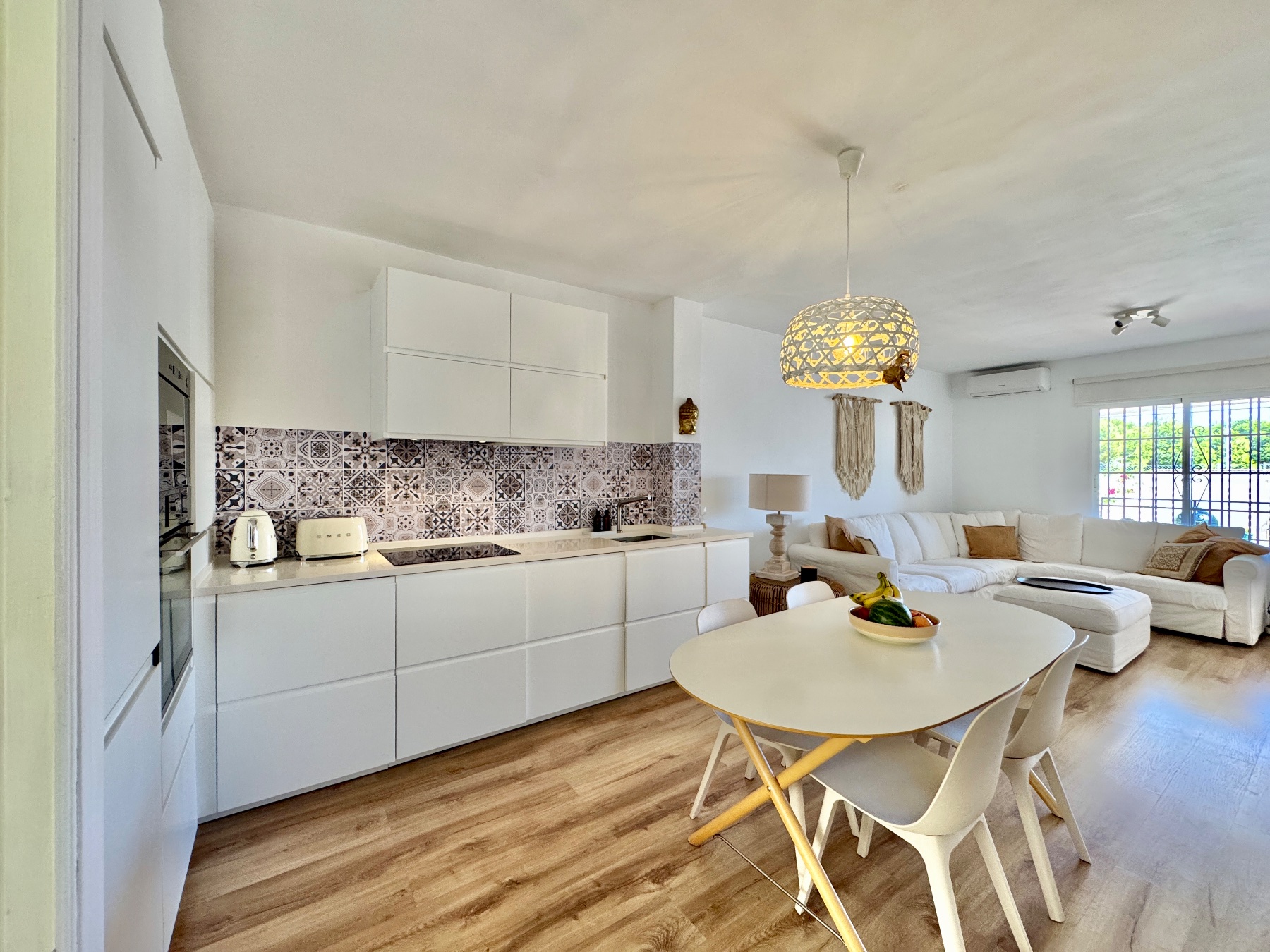 Dúplex Renovado con Vistas al Mar y Piscina en Santiago, Dúplex renovado en Santiago de la Ribera, Costa Cálida. 3 dorm, 2 baños, terrazas, piscina, jardín y vistas al mar. ¡Vive el sueño mediterráneo por 239.000€!