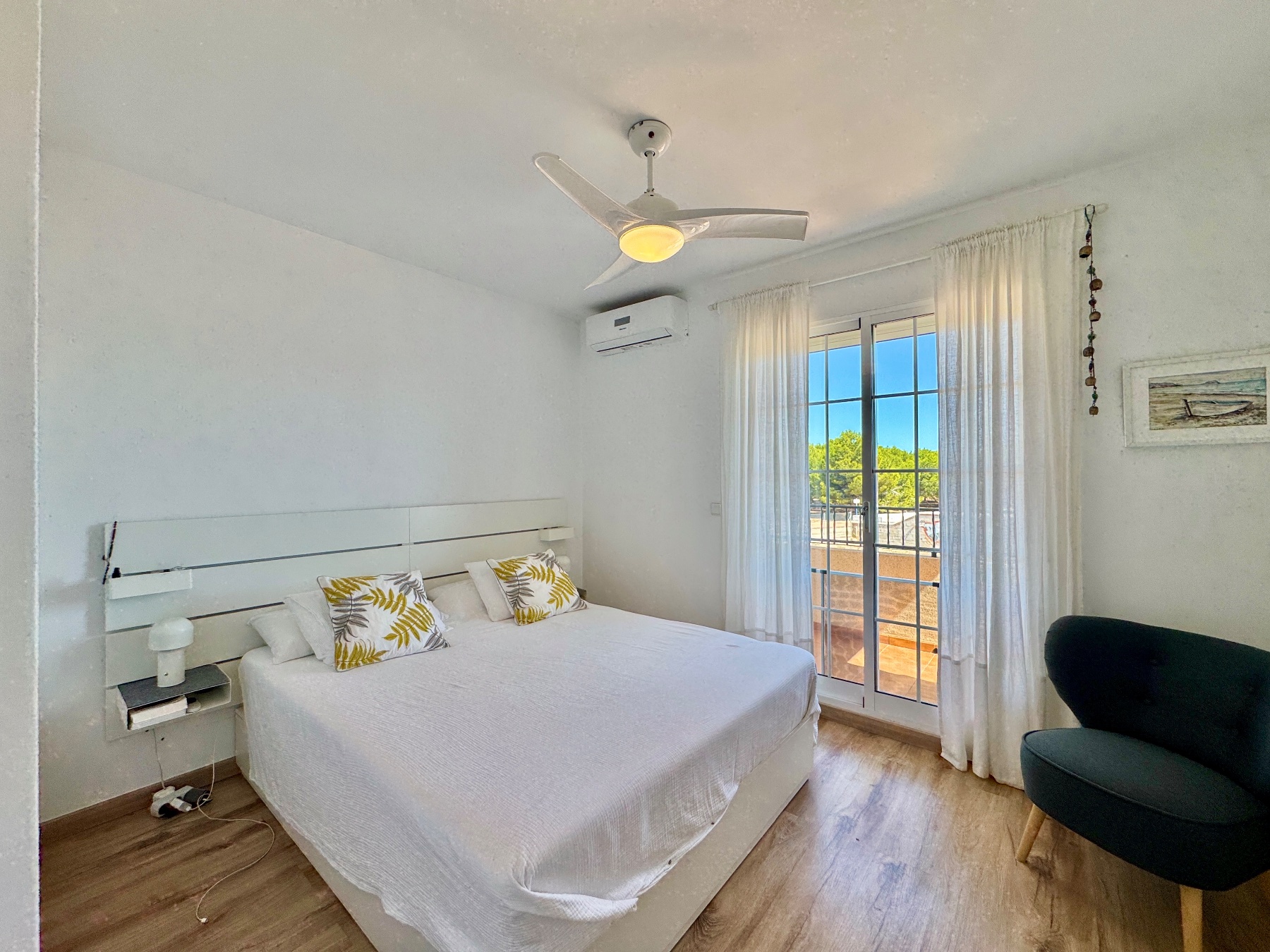 Dúplex Renovado con Vistas al Mar y Piscina en Santiago, Dúplex renovado en Santiago de la Ribera, Costa Cálida. 3 dorm, 2 baños, terrazas, piscina, jardín y vistas al mar. ¡Vive el sueño mediterráneo por 239.000€!