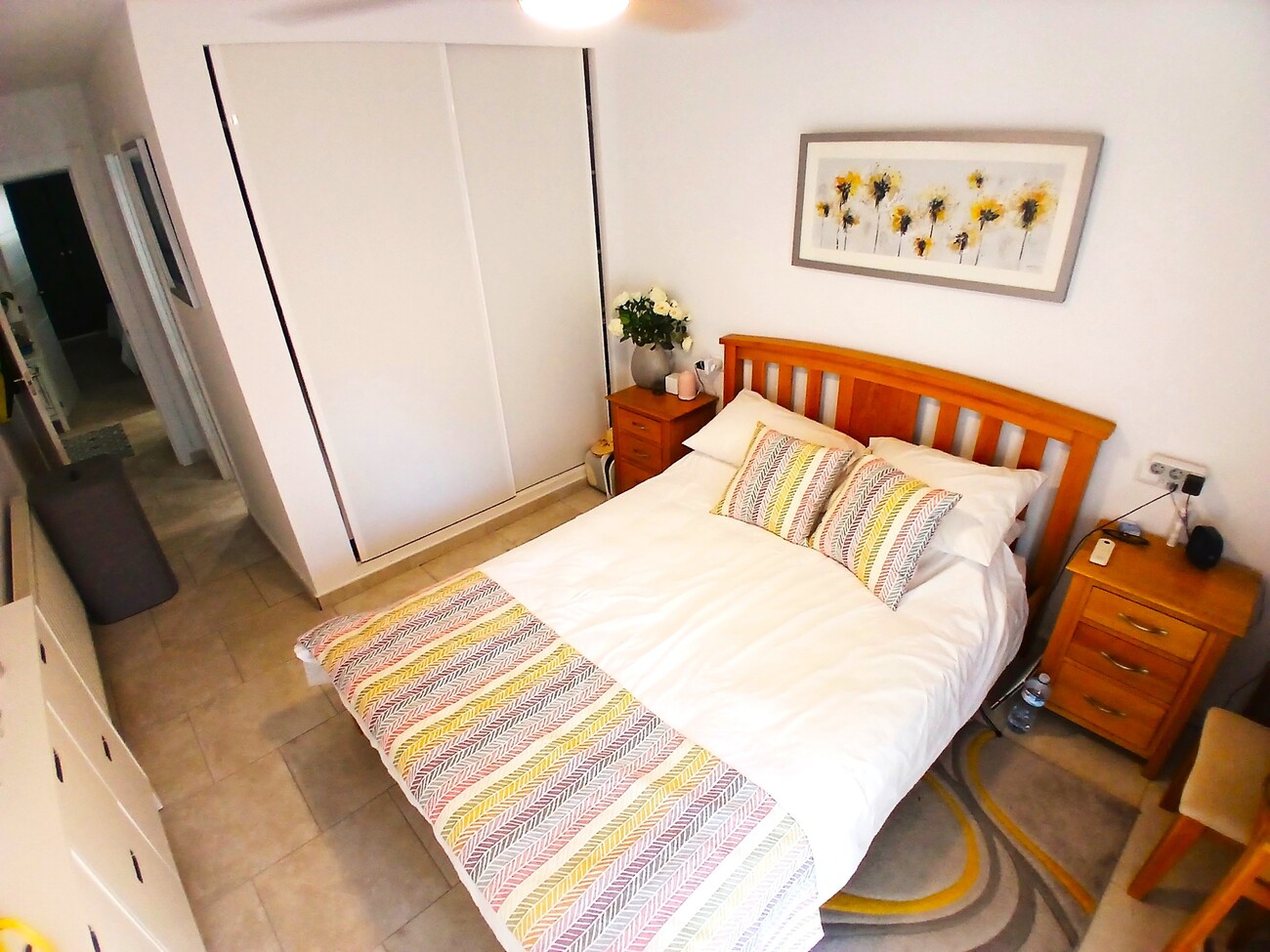 Adosado Exclusivo en Villamartín. ¡Vida Mediterránea al Mejor Precio!, Adosado en Villamartín, Alicante. Vive el sueño mediterráneo en la Costa Blanca. 2 hab, 2 baños. Cerca de golf y playas. Ideal inversión o vacaciones. ¡Por 295.