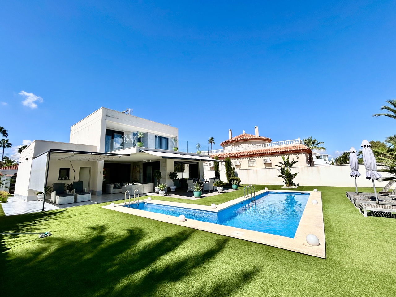 Villa de Lujo Exclusiva en Los Urrutias, Costa Cálida., Villa de lujo en Los Urrutias, Murcia (Costa Cálida). 3 hab, 2 baños. Disfrute de exclusividad, confort y la belleza mediterránea. Playas y golf cerca. ¡Su para