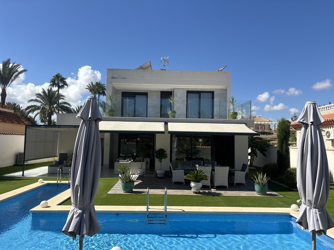 Villa de Lujo Exclusiva en Los Urrutias, Costa Cálida., Villa de lujo en Los Urrutias, Murcia (Costa Cálida). 3 hab, 2 baños. Disfrute de exclusividad, confort y la belleza mediterránea. Playas y golf cerca. ¡Su para
