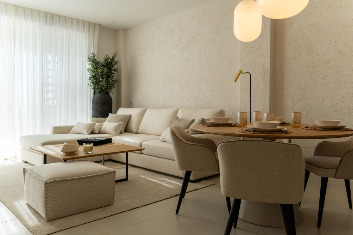 Exclusivo Apartamento de Lujo con Vistas al Mar en Fuengirola, Descubre lujo y sostenibilidad en Fuengirola. Apartamento de obra nueva en Costa del Sol: 3 hab, 2 baños, gran terraza, vistas al mar. Eficiencia energética, pa