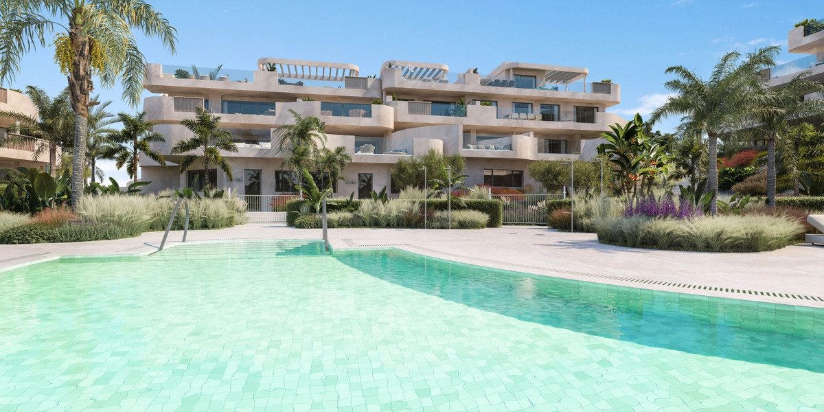 Estepona: Lujo Moderno y Bienestar a Pasos del Mar, Descubre lujo y bienestar en Estepona. Obra nueva de 3 dormitorios a 800m de la playa. Complejo con spa, piscinas, gimnasio. ¡Tu hogar soñado por 795.000€!