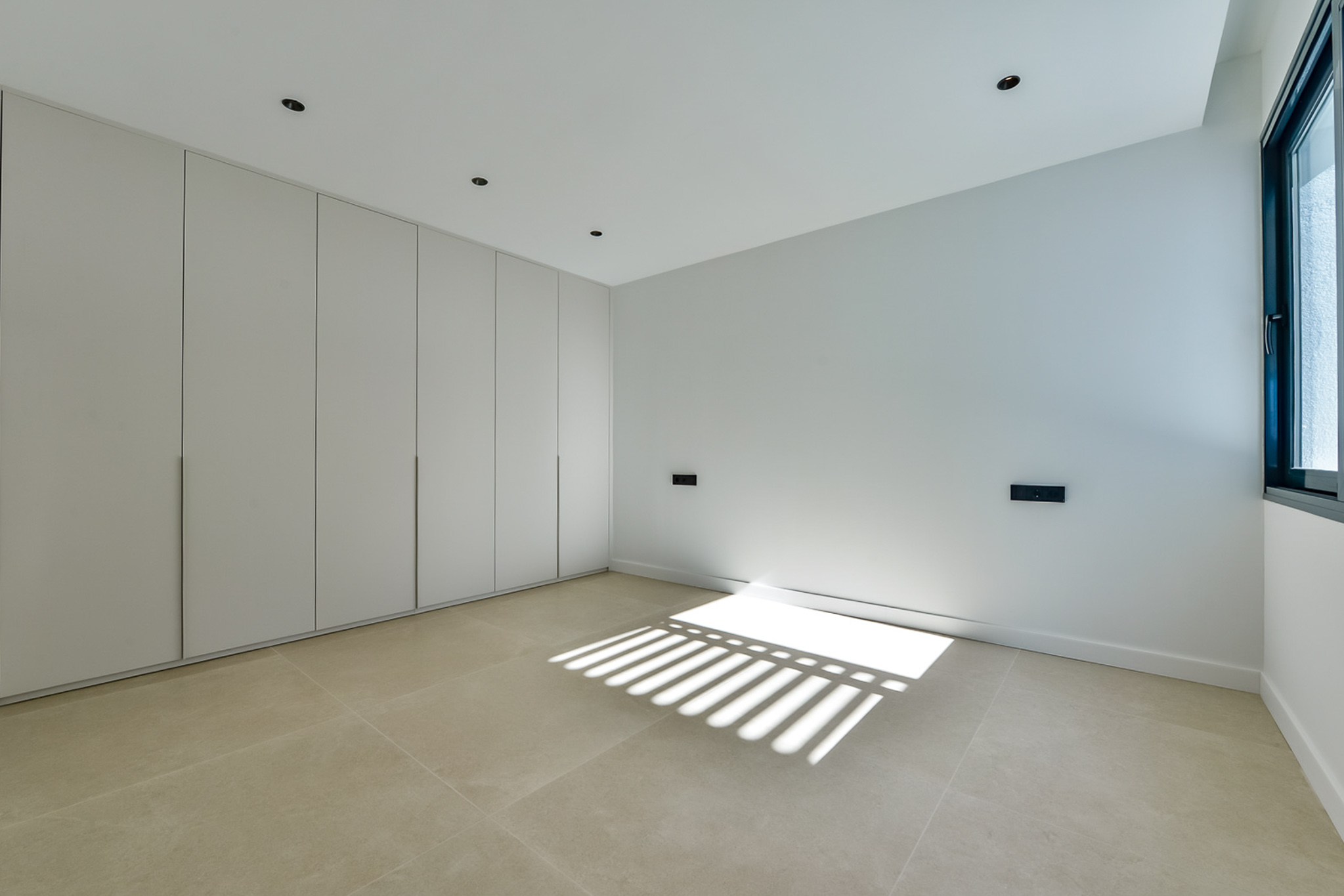 Villa de Lujo Vanguardista en Altea Hills con Vistas al Mar, Villa de lujo vanguardista en Altea Hills, Alicante. Disfrute de vistas panorámicas al mar, 5 hab, 5 baños, domótica, piscina climatizada y acabados de alta cal