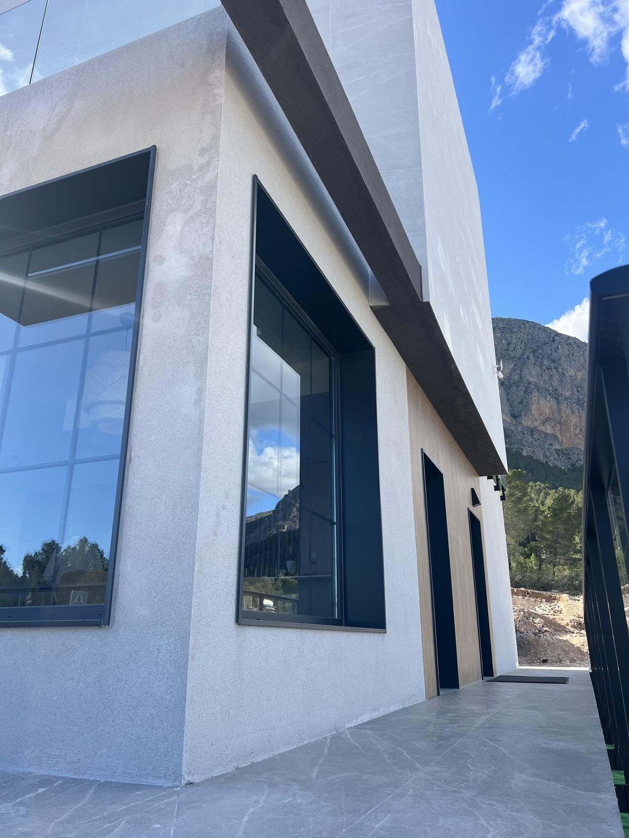 Exclusivo Adosado de Obra Nueva en Polop con Piscina, Descubre este adosado de obra nueva en Polop, Costa Blanca Norte. 3 hab, 2 baños, piscina privada y acabados de lujo. Vive la tranquilidad mediterránea cerca de