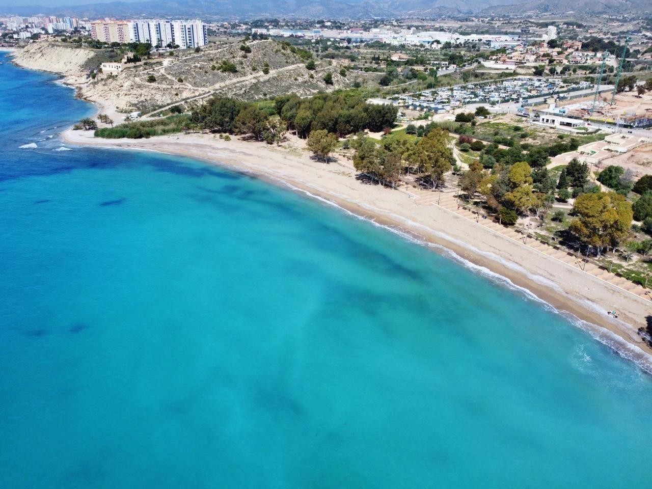 Apartamento de Lujo Obra Nueva en Villajoyosa, Cerca Playa, Apartamento de obra nueva en Villajoyosa, Costa Blanca. A 200m del mar, con 1 dormitorio, terraza y vistas. Disfrute piscina, gym y sauna. ¡Invierta en su vida