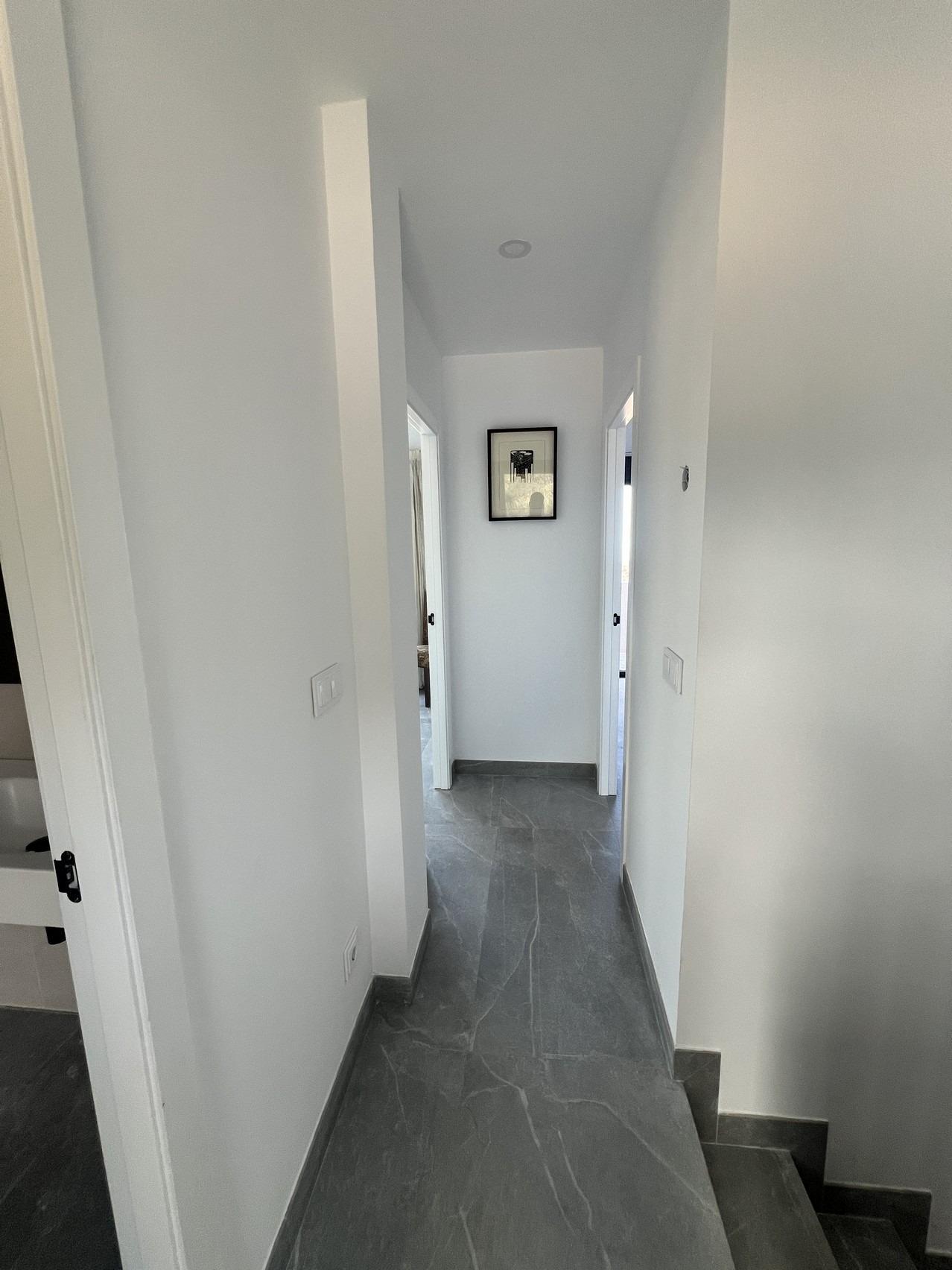 Exclusivo Adosado de Obra Nueva en Polop con Piscina, Descubre este adosado de obra nueva en Polop, Costa Blanca Norte. 3 hab, 2 baños, piscina privada y acabados de lujo. Vive la tranquilidad mediterránea cerca de