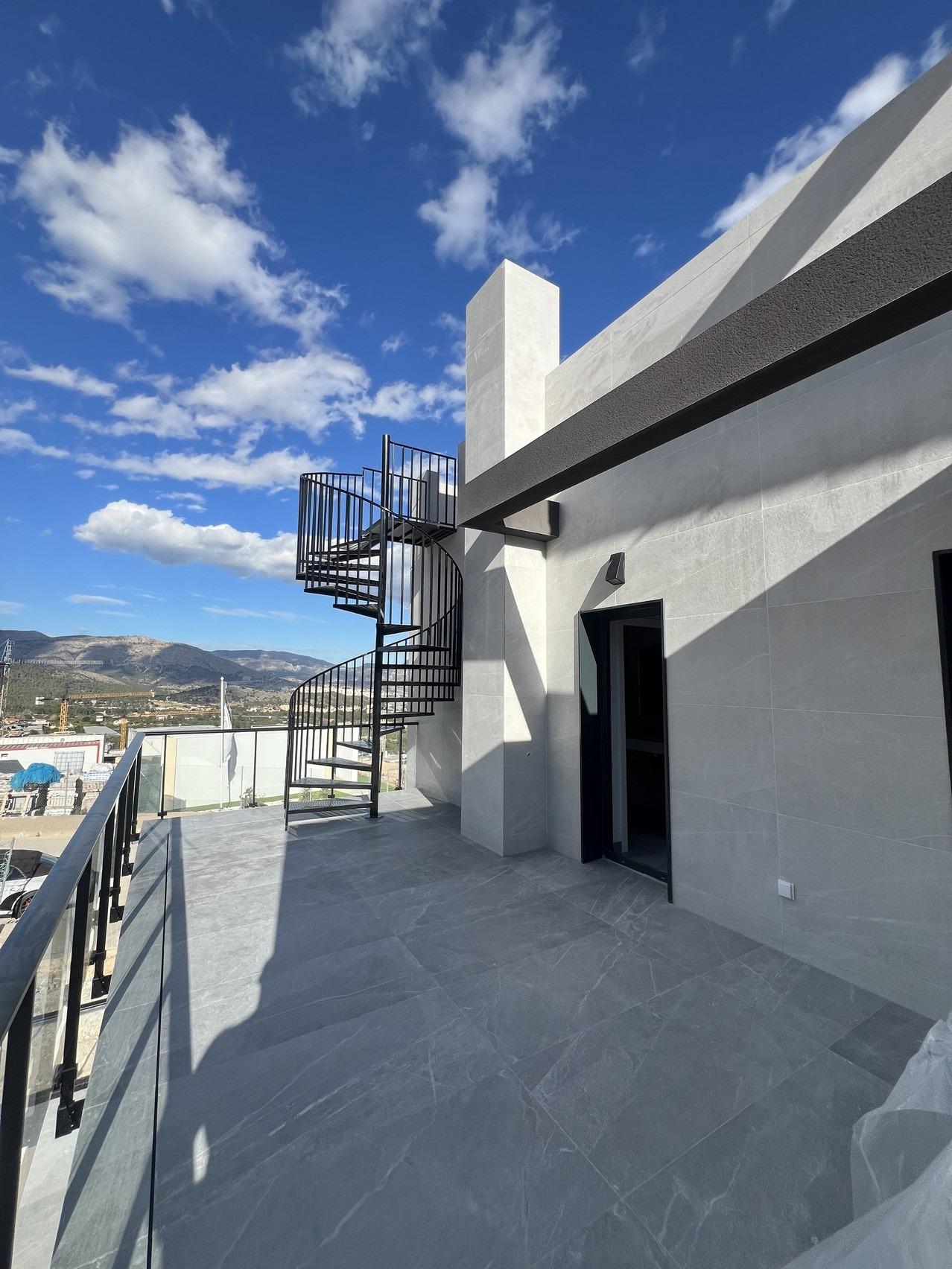 Exclusivo Adosado de Obra Nueva en Polop con Piscina, Descubre este adosado de obra nueva en Polop, Costa Blanca Norte. 3 hab, 2 baños, piscina privada y acabados de lujo. Vive la tranquilidad mediterránea cerca de
