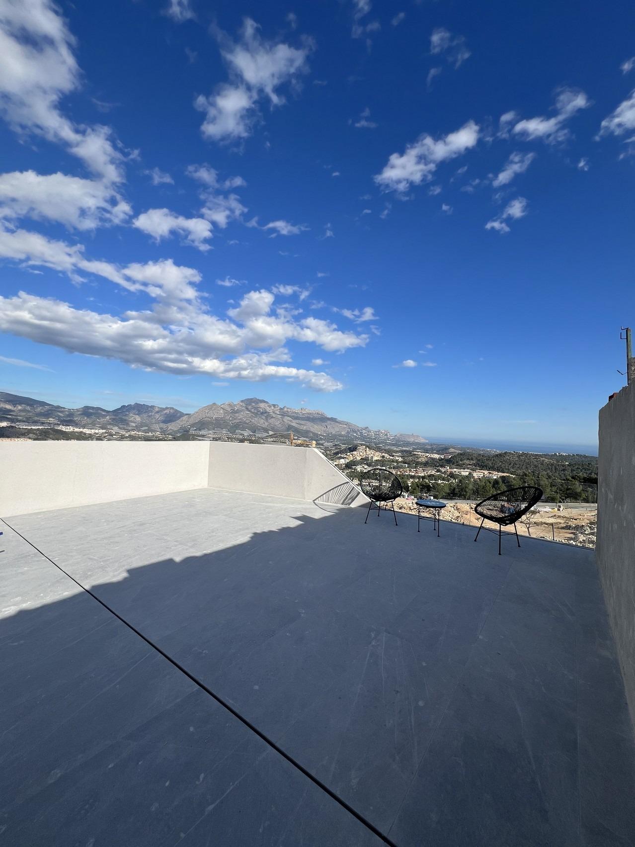 Exclusivo Adosado de Obra Nueva en Polop con Piscina, Descubre este adosado de obra nueva en Polop, Costa Blanca Norte. 3 hab, 2 baños, piscina privada y acabados de lujo. Vive la tranquilidad mediterránea cerca de