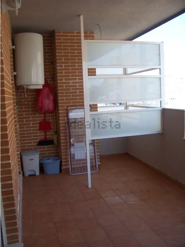 Apartamento a Estrenar en Villajoyosa: Mar, Lujo y Confort, Apartamento moderno de obra nueva en Villajoyosa, Costa Blanca Norte. A 450m de Playa del Torres. 1 dorm, terraza, parking, piscina y gimnasio. ¡Vive o invierte