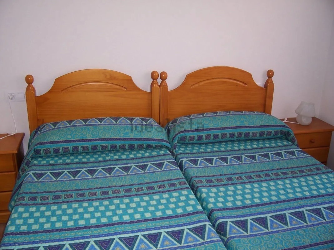 Apartamento a Estrenar en Villajoyosa: Mar, Lujo y Confort, Apartamento moderno de obra nueva en Villajoyosa, Costa Blanca Norte. A 450m de Playa del Torres. 1 dorm, terraza, parking, piscina y gimnasio. ¡Vive o invierte