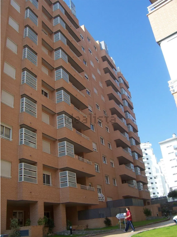 Apartamento a Estrenar en Villajoyosa: Mar, Lujo y Confort, Apartamento moderno de obra nueva en Villajoyosa, Costa Blanca Norte. A 450m de Playa del Torres. 1 dorm, terraza, parking, piscina y gimnasio. ¡Vive o invierte
