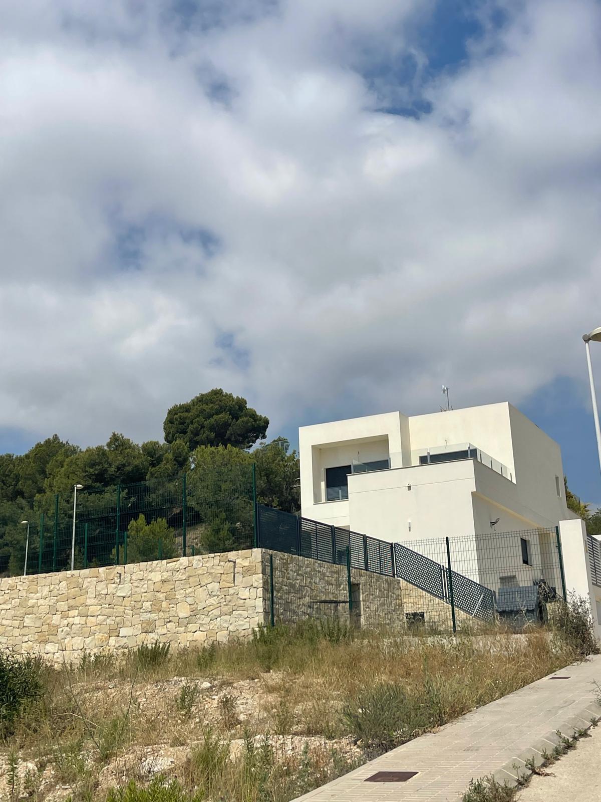 Exclusiva villa de dos plantas con piscina privada y espectaculares vistas panorámicas