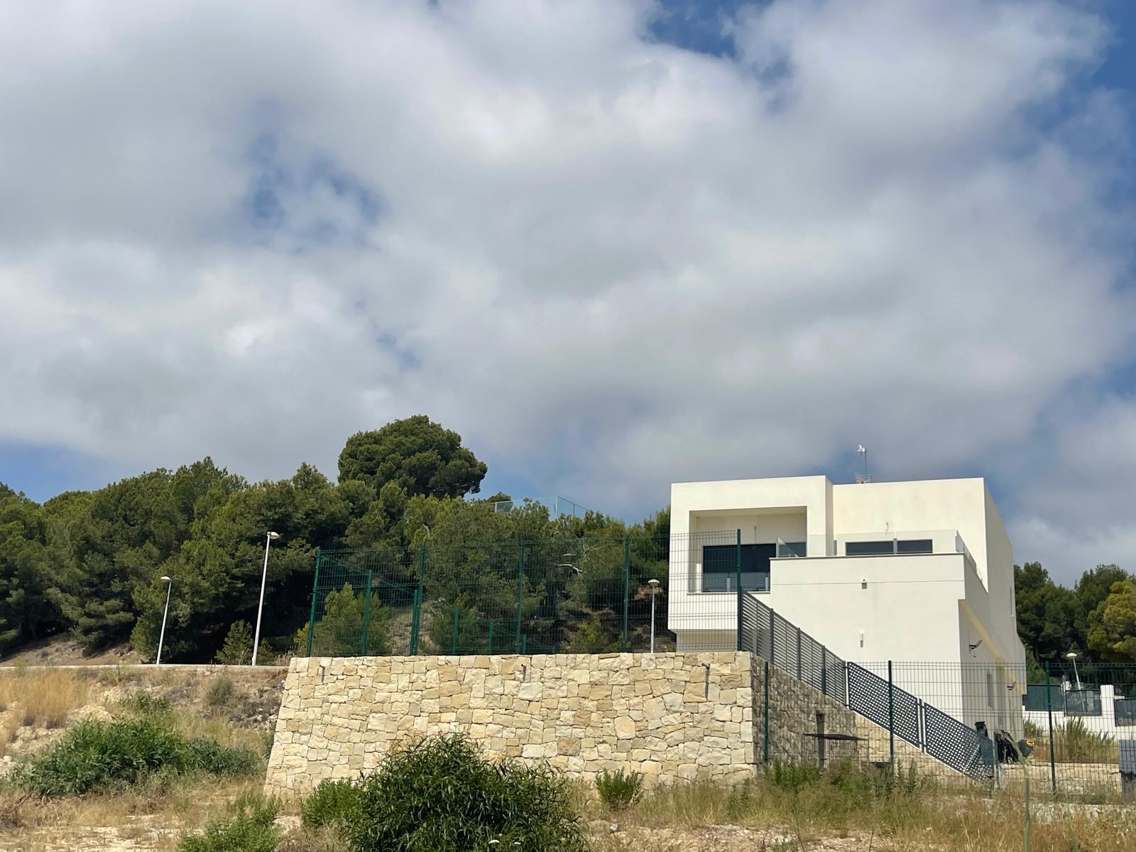 Exclusiva villa de dos plantas con piscina privada y espectaculares vistas panorámicas