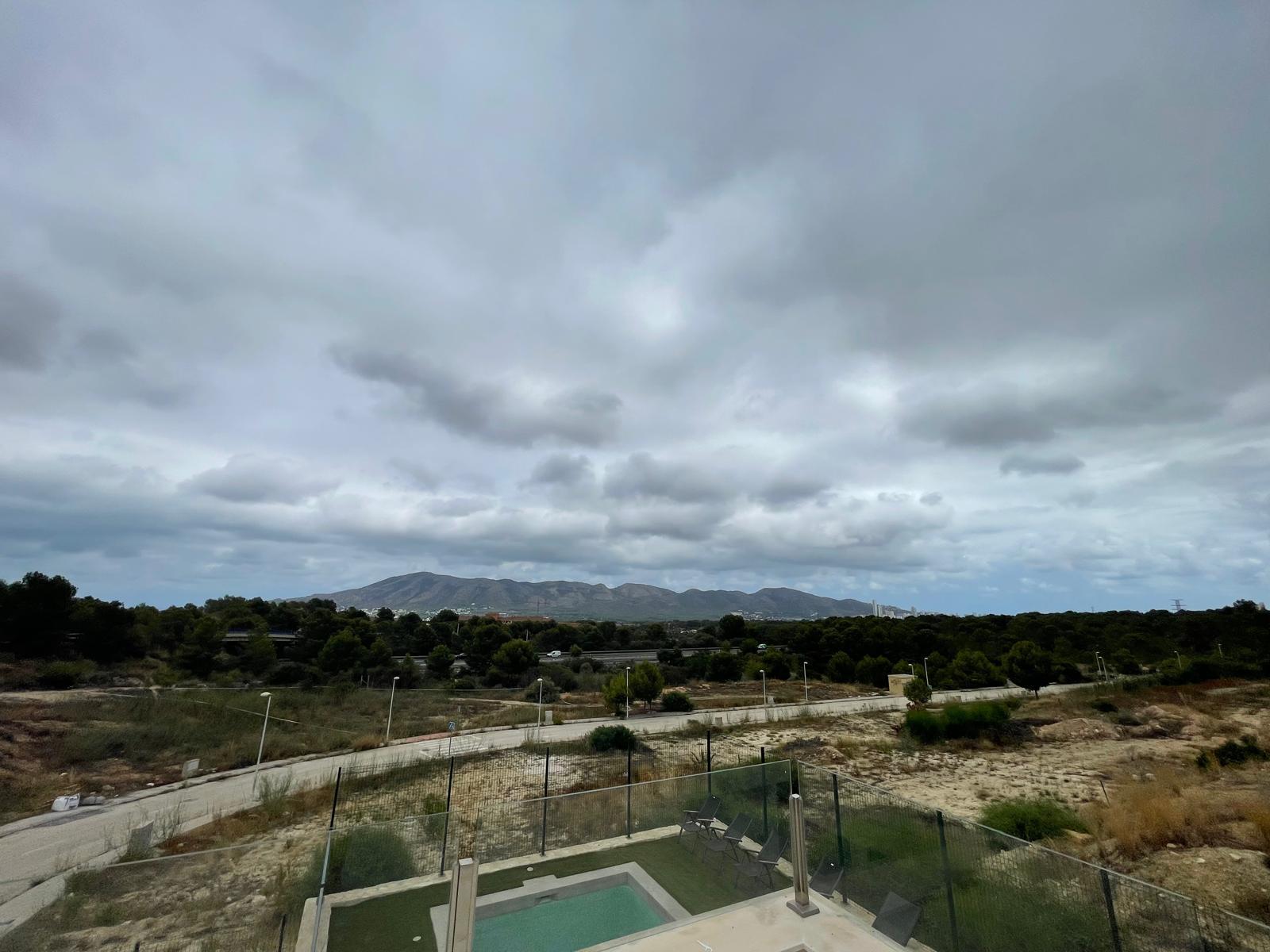 Exclusiva villa de dos plantas con piscina privada y espectaculares vistas panorámicas