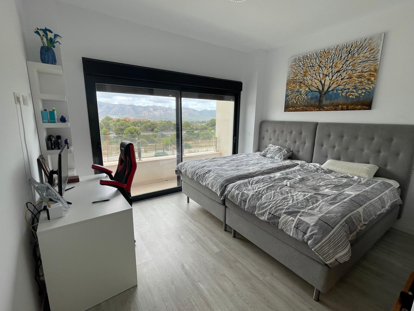 Exclusiva villa de dos plantas con piscina privada y espectaculares vistas panorámicas