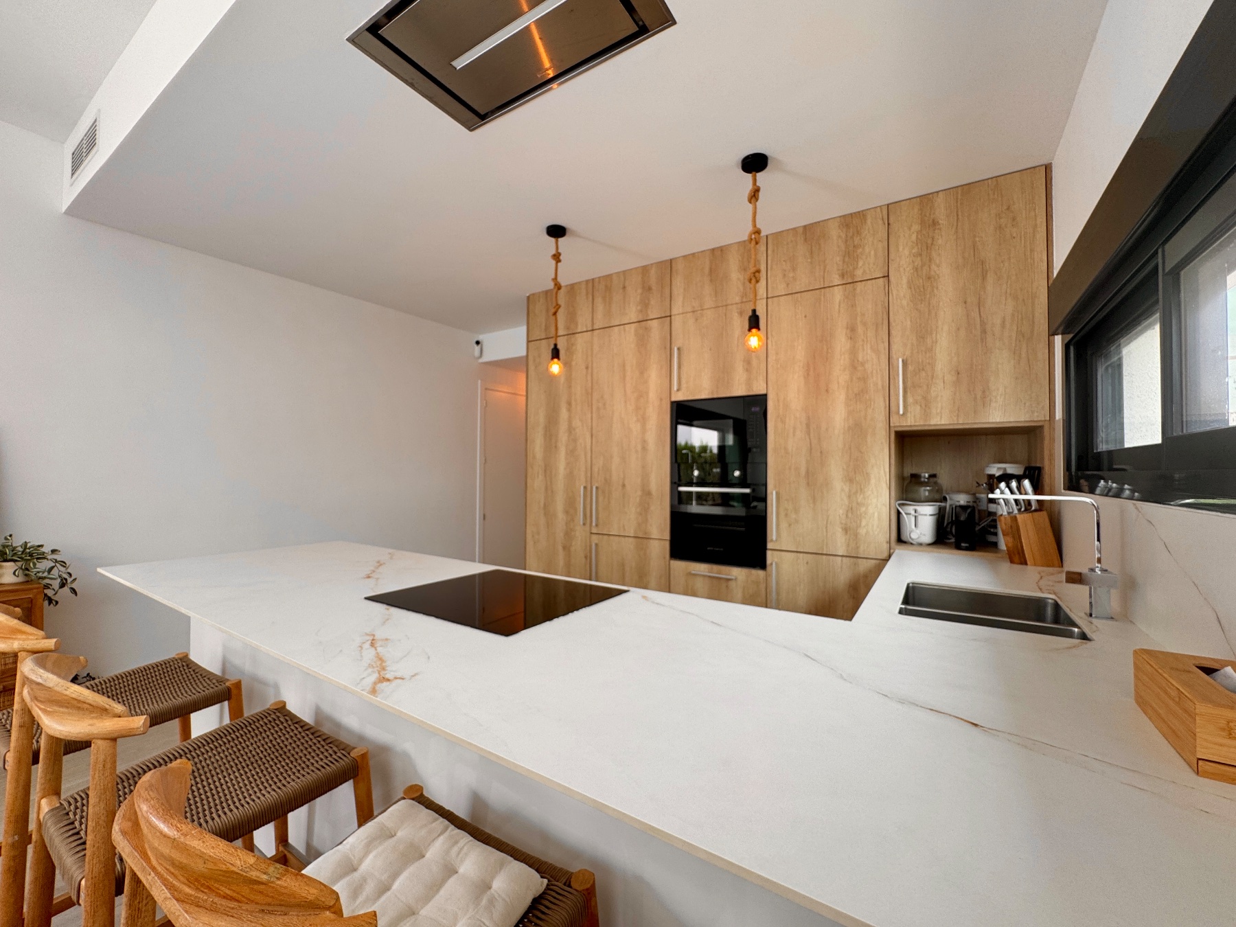Exclusiva Villa Moderna en La Finca Golf con Piscina, Villa de lujo en La Finca Golf, Algorfa. 125m², 3 dorm. Diseño moderno, piscina climatizada, terraza en azotea con vistas al golf. ¡Lista para vivir el sueño me