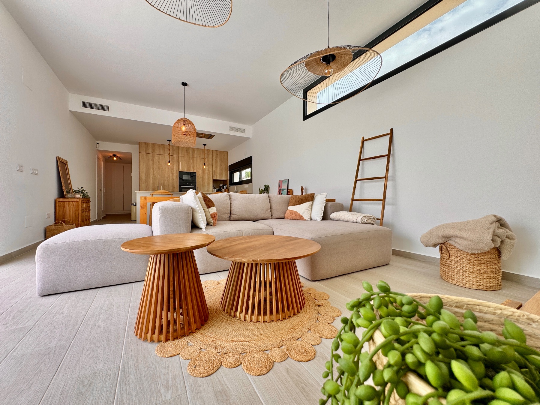 Exclusiva Villa Moderna en La Finca Golf con Piscina, Villa de lujo en La Finca Golf, Algorfa. 125m², 3 dorm. Diseño moderno, piscina climatizada, terraza en azotea con vistas al golf. ¡Lista para vivir el sueño me